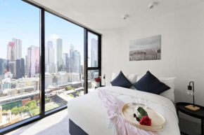 A Cozy 2BR Apt Near Melbourne Central City Views